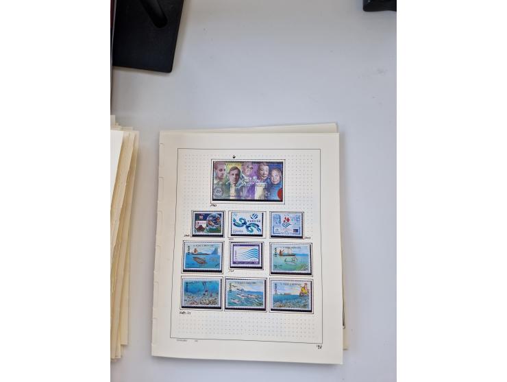 Portugal and Azores/Madeira: 1924/2021, unused and mint never hinged collection including souvenir sheets and booklets on the