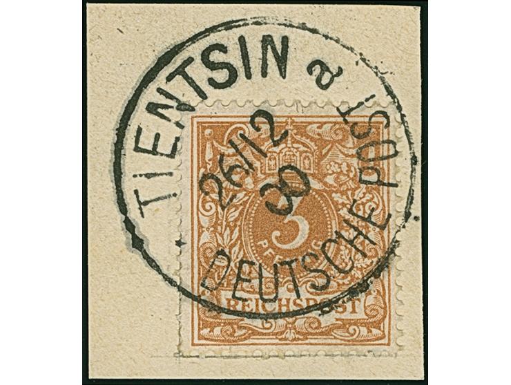 Krone/Adler 3 Pfg. lebhaftbraunocker mit klarem Stempel “TIENTSIN DP *a 26.12.00” auf Briefstück in tadelloser Erhaltung. Ein