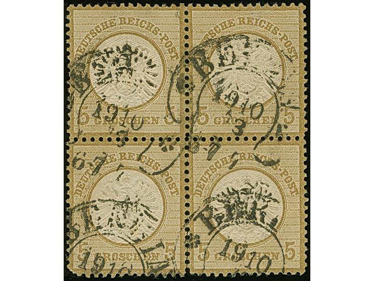 “BERLIN** 19.10.73” (Spalink 1N4a) mehrfach klar auf Viererblock großer Schild 5 Gr. ockerbraun. Die farbfrischen Marken sind