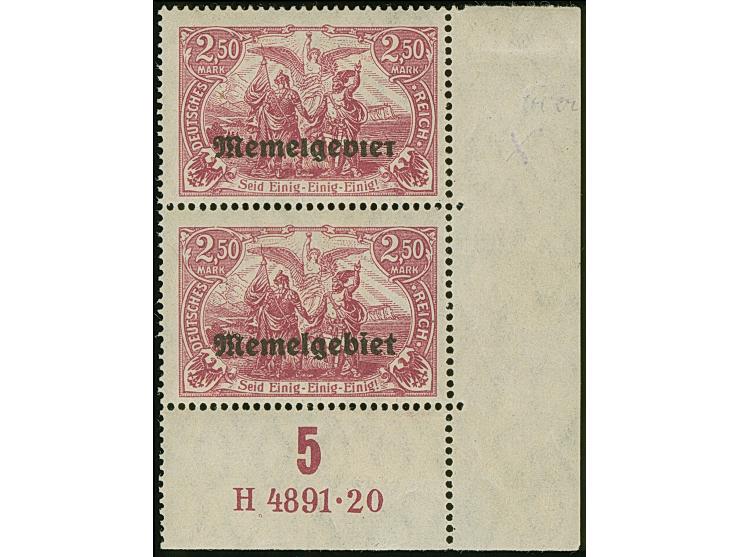 2,50 Mark rotlila im senkrechten Paar aus der rechten unteren Bogenecke, dabei die obere Marke mit markantem und nur auf Feld