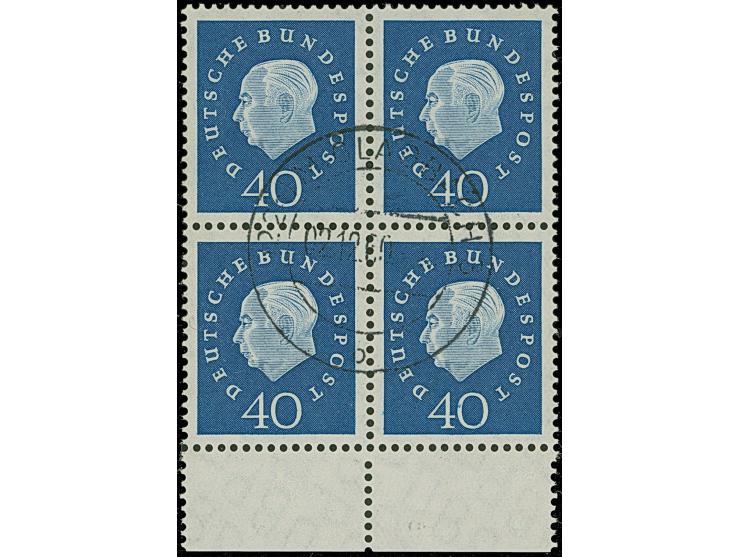 1959, Heuss Medallion 7-70 Pfg., kpl. in 4er-Blocks, 40 Pfg. mit Unterrand bzw. die übrigen mit Oberrand, sauber gestempelt “