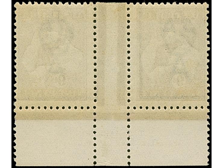 1915/27, Kangaroo 9 d. violet, die IIB, third wmk. narrow Crown over A, an unused interpanneau horizontal pair of fine colour