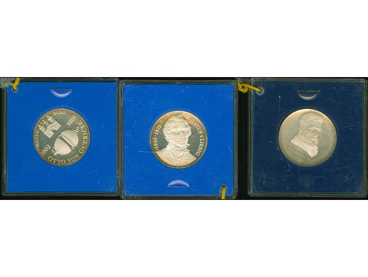 DDR: 10 Mark 1977 Otto von Guericke, 1978 Justus von Liebig, sowie 1979 Ludwig Feuerbach, je original verplombt, PP&nbsp;