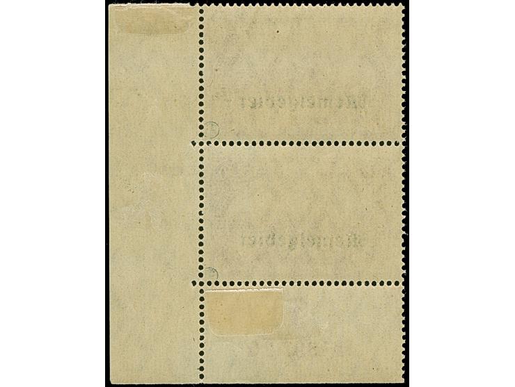 2,50 Mark rotlila im senkrechten Paar aus der rechten unteren Bogenecke, dabei die obere Marke mit markantem und nur auf Feld