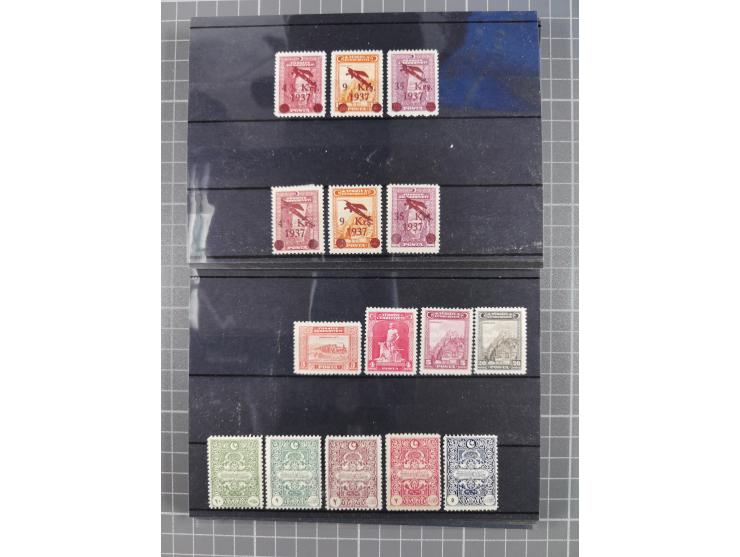 1900/80, Collection unused including newspaper set 1909, Star and Crescent 1922/23, Red Crescent issues with perforation erro