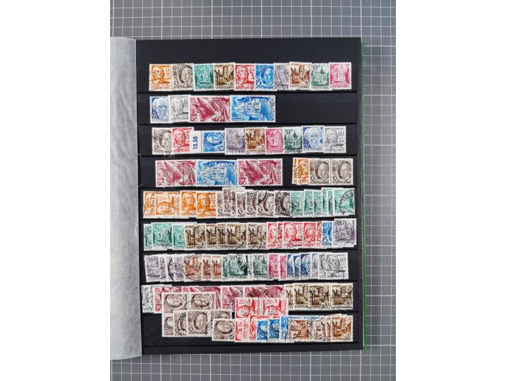 1945/49, postfrische, ungebrauchte und gestempelte Partie in 3 Steckbüchern, dabei u.a. 3 Rotkreuz-Blocks mit Fotoattesten We