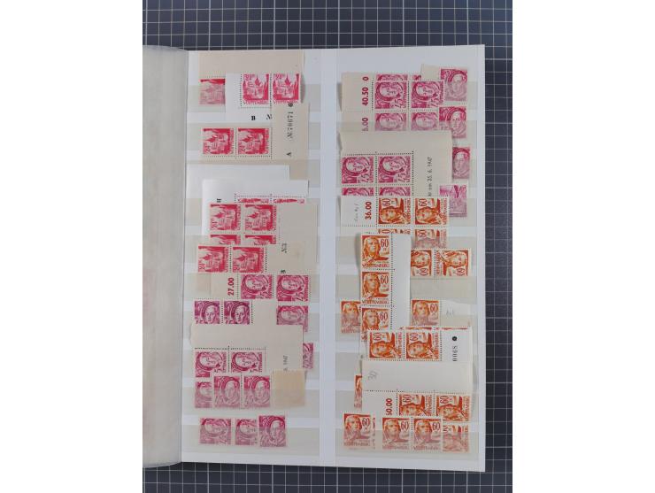 1945/49, postfrische, ungebrauchte und gestempelte Partie in 3 Steckbüchern, dabei u.a. 3 Rotkreuz-Blocks mit Fotoattesten We