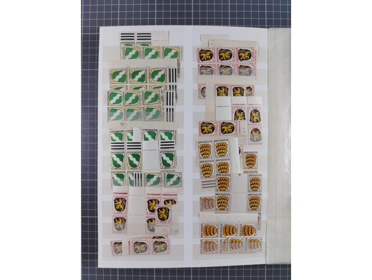 1945/49, postfrische, ungebrauchte und gestempelte Partie in 3 Steckbüchern, dabei u.a. 3 Rotkreuz-Blocks mit Fotoattesten We