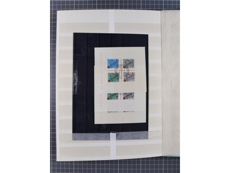 1945/49, postfrische, ungebrauchte und gestempelte Partie in 3 Steckbüchern, dabei u.a. 3 Rotkreuz-Blocks mit Fotoattesten We