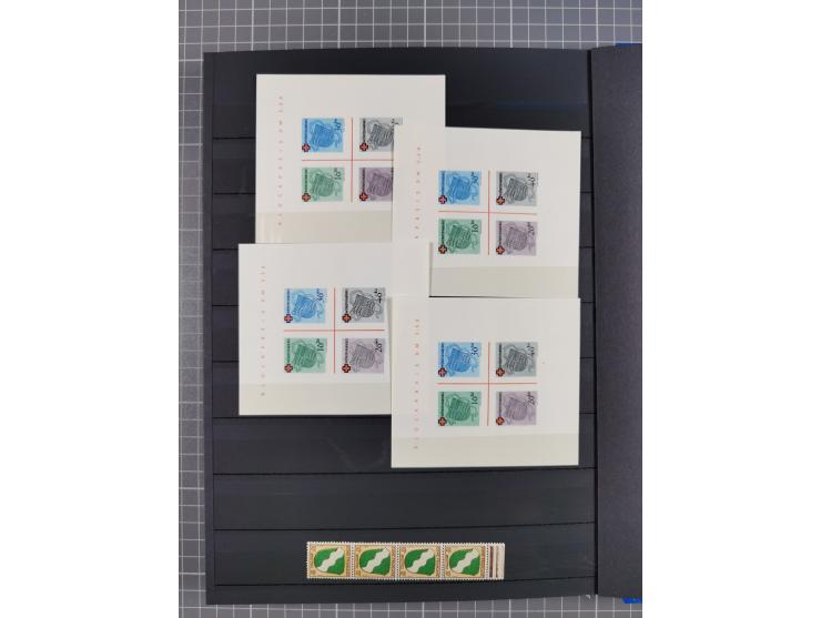 1945/49, postfrische, ungebrauchte und gestempelte Partie in 3 Steckbüchern, dabei u.a. 3 Rotkreuz-Blocks mit Fotoattesten We