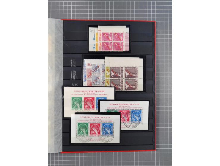 1948/65 (ca.), postfrische, wenig ungebrauchte und gestempelte reichhaltige Partie in vier Steckbüchern, dabei mehrere Postho