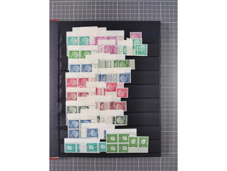 1948/65 (ca.), postfrische, wenig ungebrauchte und gestempelte reichhaltige Partie in vier Steckbüchern, dabei mehrere Postho