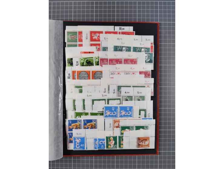 1948/65 (ca.), postfrische, wenig ungebrauchte und gestempelte reichhaltige Partie in vier Steckbüchern, dabei mehrere Postho