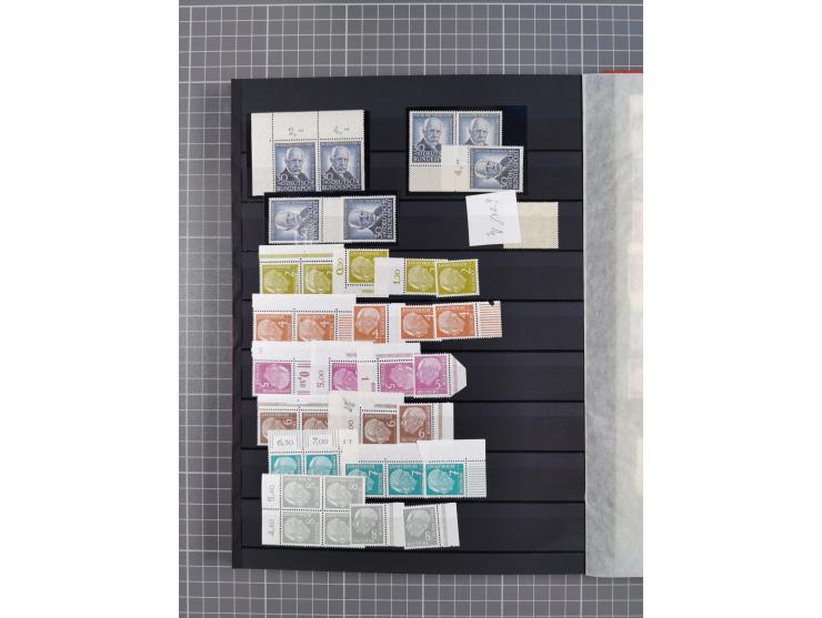 1948/65 (ca.), postfrische, wenig ungebrauchte und gestempelte reichhaltige Partie in vier Steckbüchern, dabei mehrere Postho