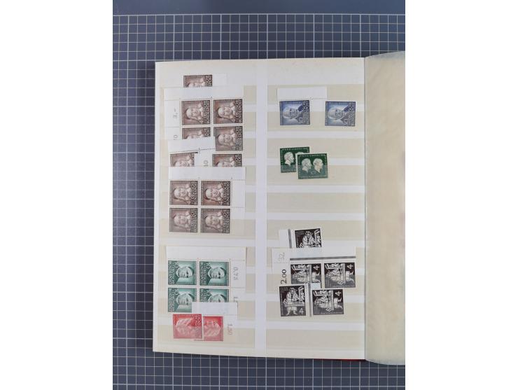 1948/65 (ca.), postfrische, wenig ungebrauchte und gestempelte reichhaltige Partie in vier Steckbüchern, dabei mehrere Postho