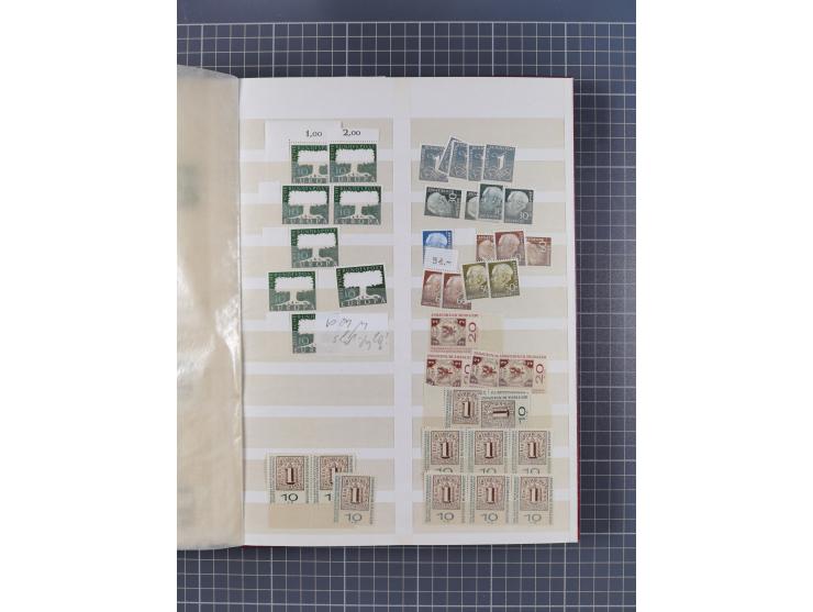 1948/65 (ca.), postfrische, wenig ungebrauchte und gestempelte reichhaltige Partie in vier Steckbüchern, dabei mehrere Postho