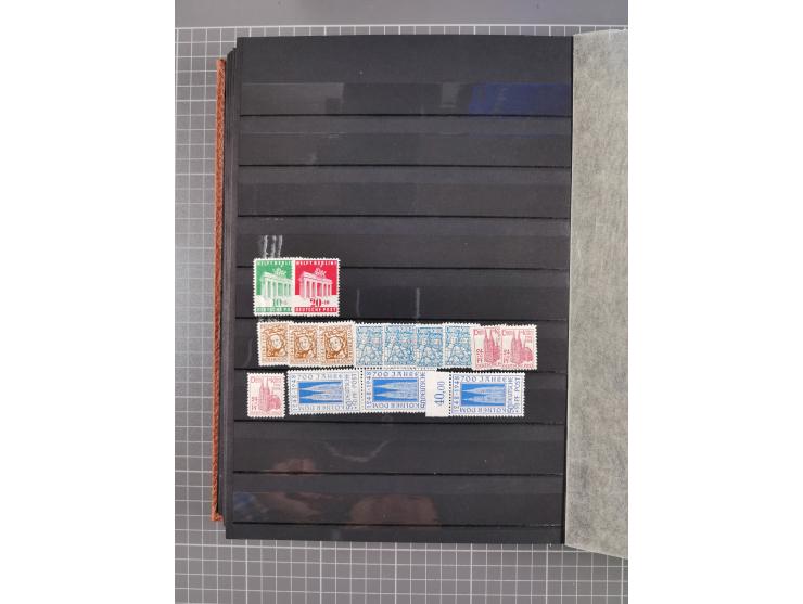 1945/48, Kontrollrat und Bizone, postfrische, ungebrauchte und gestempelte reichhaltige Partie in vier Steckbüchern, dabei me