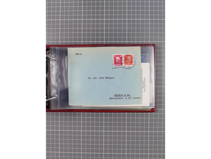 1925/35, kleine Sammlung Flaggenstempel “DSP HAMBURG-SÜDAMERIKA” mit ca. 90 Briefen, Karten und GSK, dabei u.a. zwei R-Briefe