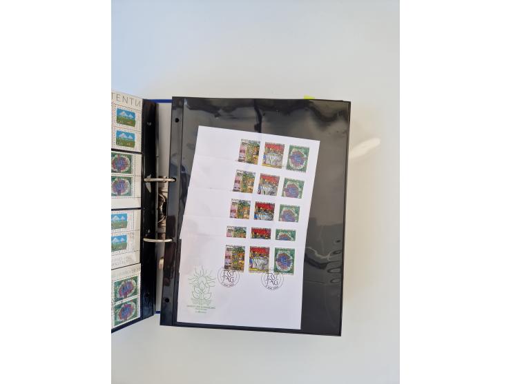 2000/15, postfrische und gestempelte, in den Hauptnummern je überkomplette Sammlung, dabei Marken je einzeln und in Viererblo