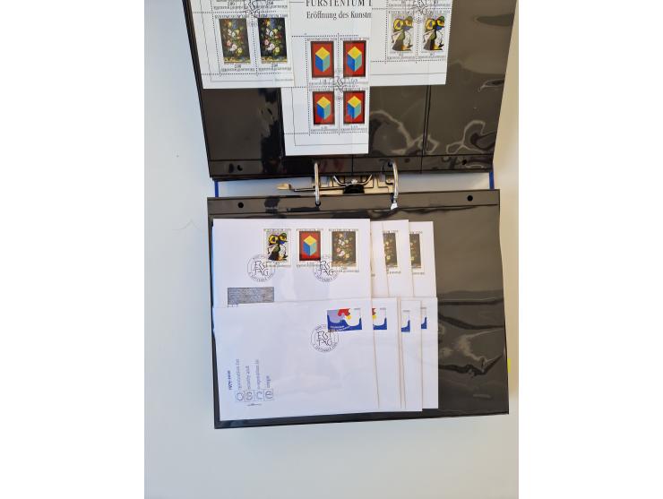 2000/15, postfrische und gestempelte, in den Hauptnummern je überkomplette Sammlung, dabei Marken je einzeln und in Viererblo