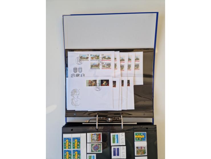 2000/15, postfrische und gestempelte, in den Hauptnummern je überkomplette Sammlung, dabei Marken je einzeln und in Viererblo