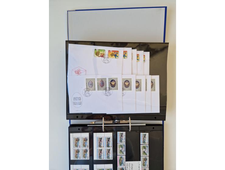 2000/15, postfrische und gestempelte, in den Hauptnummern je überkomplette Sammlung, dabei Marken je einzeln und in Viererblo