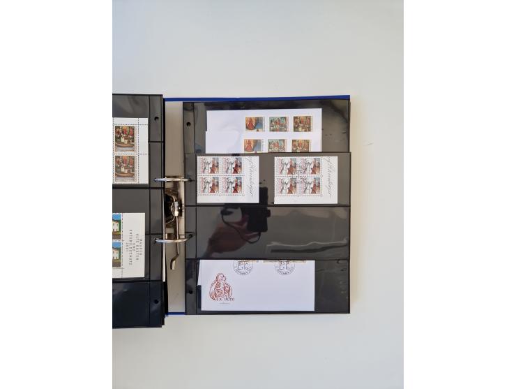 2000/15, postfrische und gestempelte, in den Hauptnummern je überkomplette Sammlung, dabei Marken je einzeln und in Viererblo