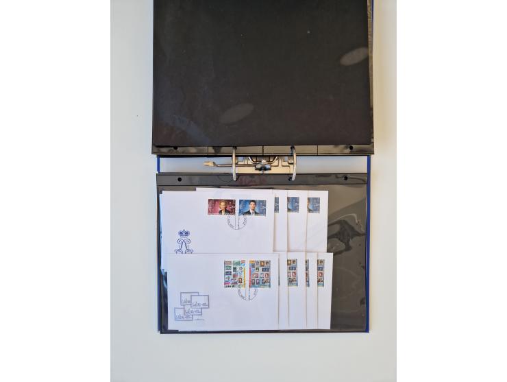 2000/15, postfrische und gestempelte, in den Hauptnummern je überkomplette Sammlung, dabei Marken je einzeln und in Viererblo