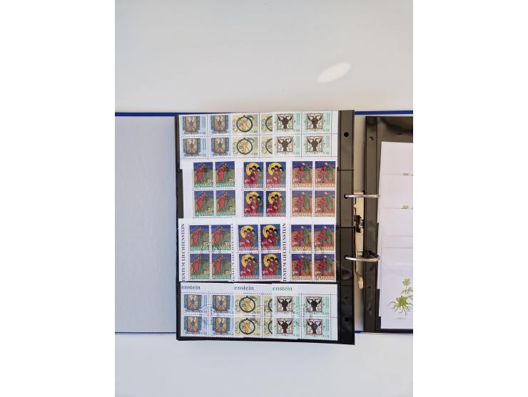 2000/15, postfrische und gestempelte, in den Hauptnummern je überkomplette Sammlung, dabei Marken je einzeln und in Viererblo