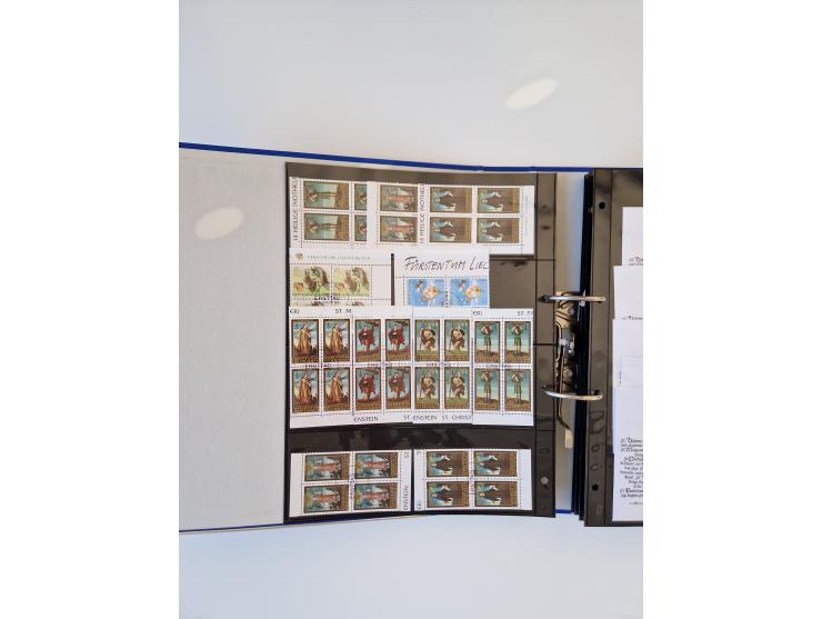 2000/15, postfrische und gestempelte, in den Hauptnummern je überkomplette Sammlung, dabei Marken je einzeln und in Viererblo