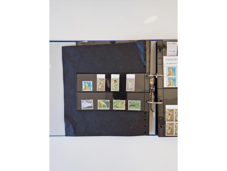 2000/15, postfrische und gestempelte, in den Hauptnummern je überkomplette Sammlung, dabei Marken je einzeln und in Viererblo