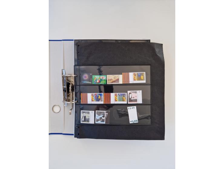2000/15, postfrische und gestempelte, in den Hauptnummern je überkomplette Sammlung, dabei Marken je einzeln und in Viererblo