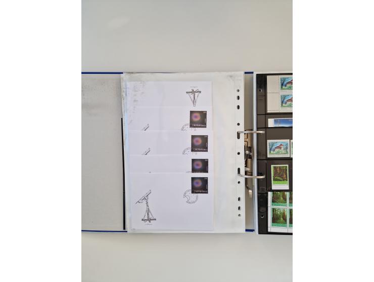 2000/15, postfrische und gestempelte, in den Hauptnummern je überkomplette Sammlung, dabei Marken je einzeln und in Viererblo