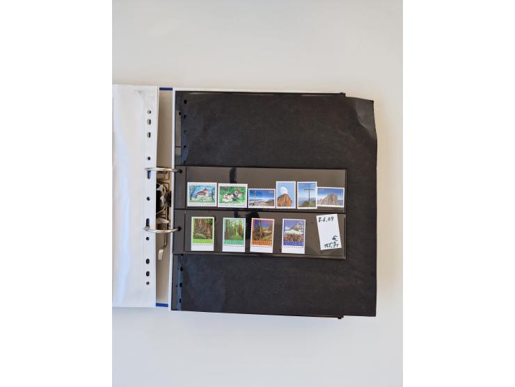 2000/15, postfrische und gestempelte, in den Hauptnummern je überkomplette Sammlung, dabei Marken je einzeln und in Viererblo