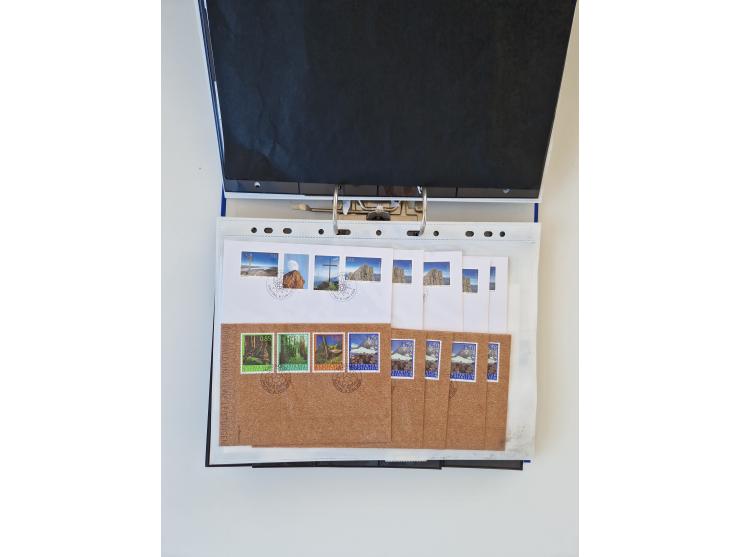 2000/15, postfrische und gestempelte, in den Hauptnummern je überkomplette Sammlung, dabei Marken je einzeln und in Viererblo