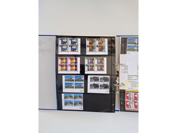 2000/15, postfrische und gestempelte, in den Hauptnummern je überkomplette Sammlung, dabei Marken je einzeln und in Viererblo