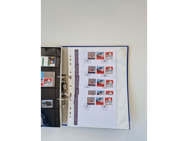 2000/15, postfrische und gestempelte, in den Hauptnummern je überkomplette Sammlung, dabei Marken je einzeln und in Viererblo