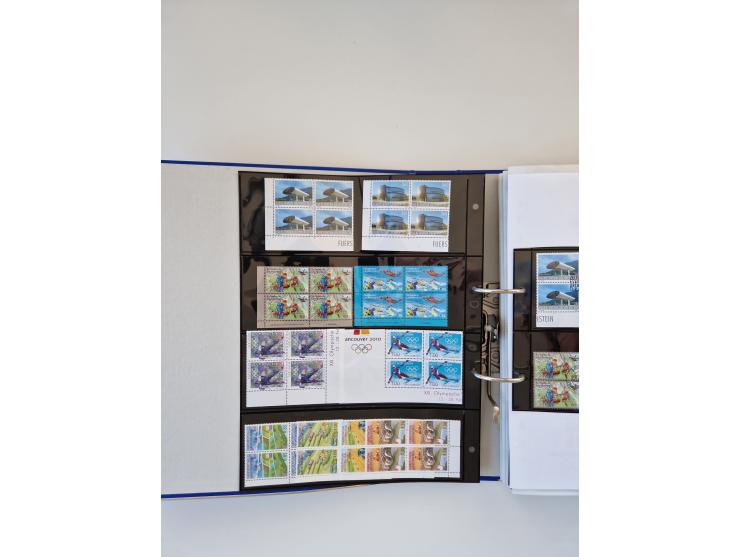 2000/15, postfrische und gestempelte, in den Hauptnummern je überkomplette Sammlung, dabei Marken je einzeln und in Viererblo