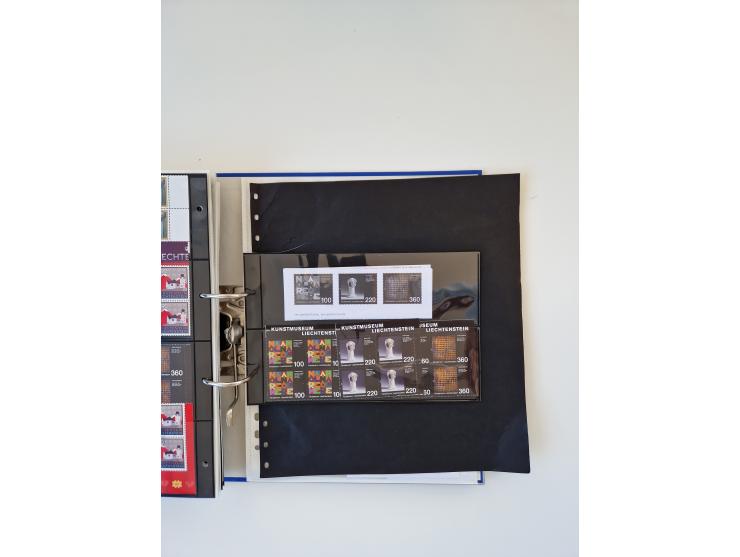 2000/15, postfrische und gestempelte, in den Hauptnummern je überkomplette Sammlung, dabei Marken je einzeln und in Viererblo