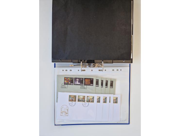 2000/15, postfrische und gestempelte, in den Hauptnummern je überkomplette Sammlung, dabei Marken je einzeln und in Viererblo