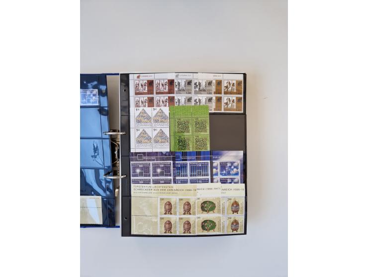 2000/15, postfrische und gestempelte, in den Hauptnummern je überkomplette Sammlung, dabei Marken je einzeln und in Viererblo