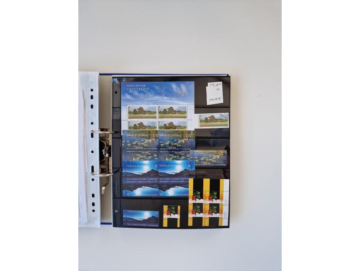 2000/15, postfrische und gestempelte, in den Hauptnummern je überkomplette Sammlung, dabei Marken je einzeln und in Viererblo