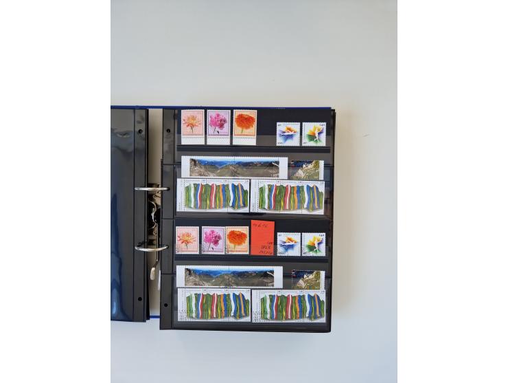 2000/15, postfrische und gestempelte, in den Hauptnummern je überkomplette Sammlung, dabei Marken je einzeln und in Viererblo