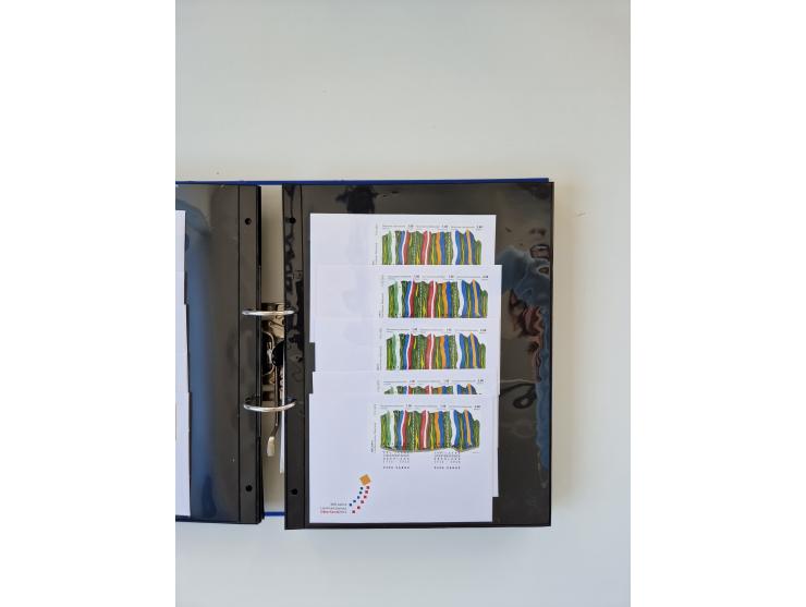 2000/15, postfrische und gestempelte, in den Hauptnummern je überkomplette Sammlung, dabei Marken je einzeln und in Viererblo