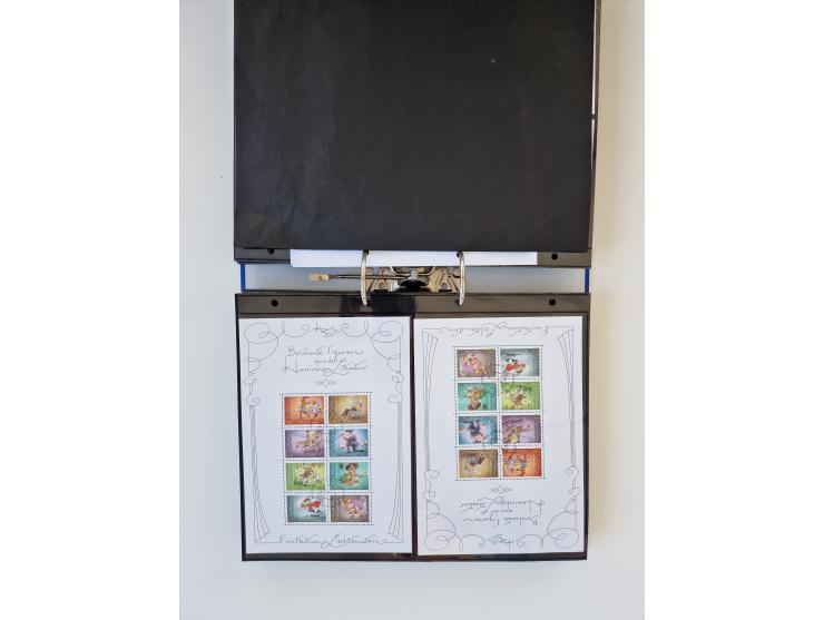 2000/15, postfrische und gestempelte, in den Hauptnummern je überkomplette Sammlung, dabei Marken je einzeln und in Viererblo