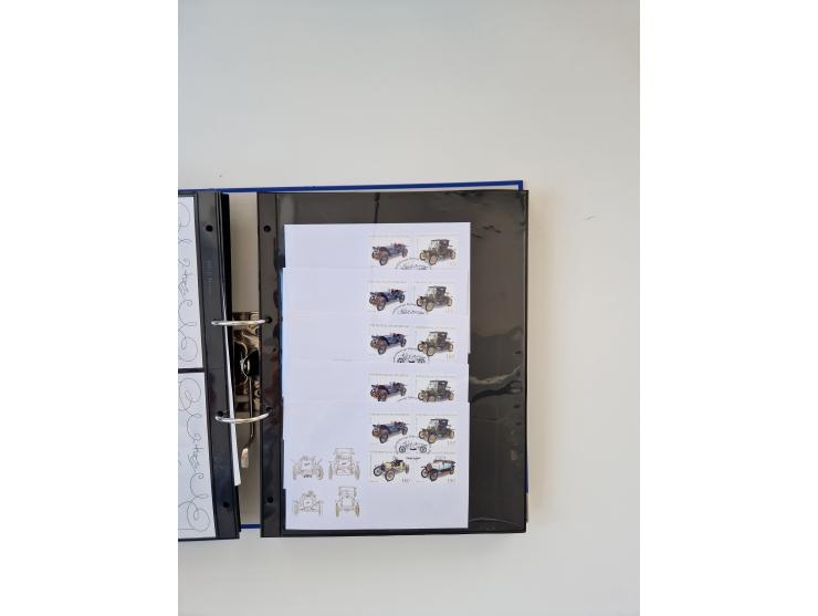 2000/15, postfrische und gestempelte, in den Hauptnummern je überkomplette Sammlung, dabei Marken je einzeln und in Viererblo