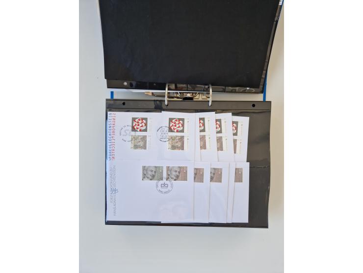 2000/15, postfrische und gestempelte, in den Hauptnummern je überkomplette Sammlung, dabei Marken je einzeln und in Viererblo