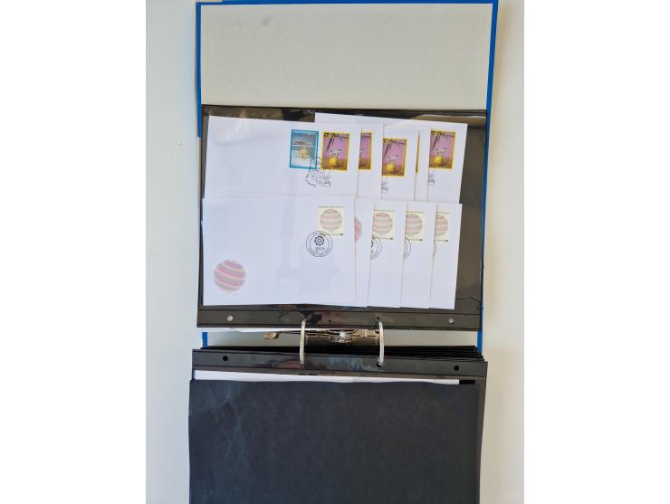 2000/15, postfrische und gestempelte, in den Hauptnummern je überkomplette Sammlung, dabei Marken je einzeln und in Viererblo