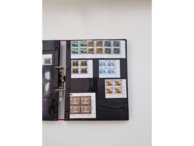 2000/15, postfrische und gestempelte, in den Hauptnummern je überkomplette Sammlung, dabei Marken je einzeln und in Viererblo