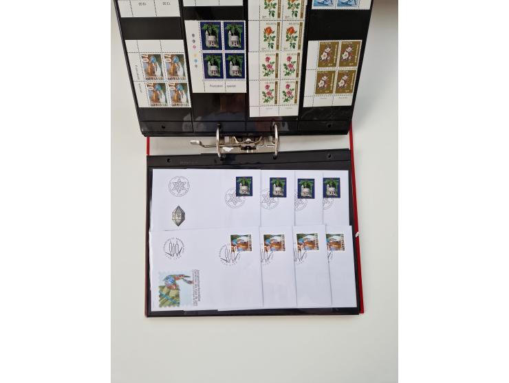 2000/15, postfrische und gestempelte, in den Hauptnummern je überkomplette Sammlung, dabei Marken je einzeln und in Viererblo